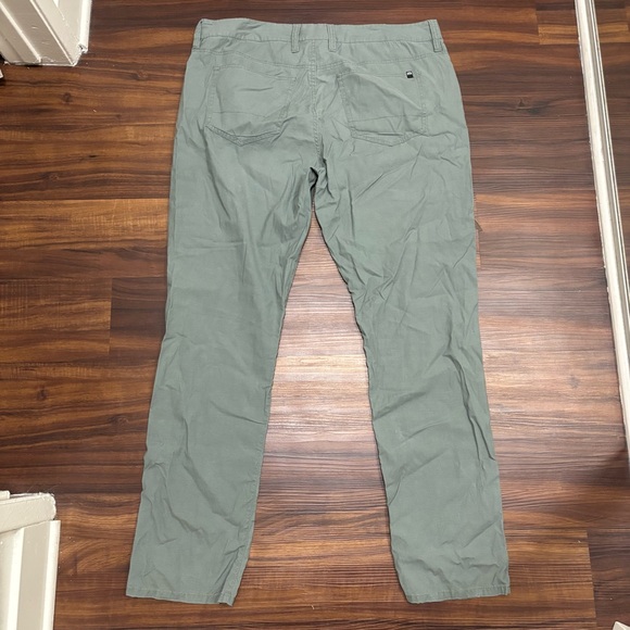 TravisMathew Sz 36x32 Green Golf Pants Sporty Athletic - Picture 2 of 5